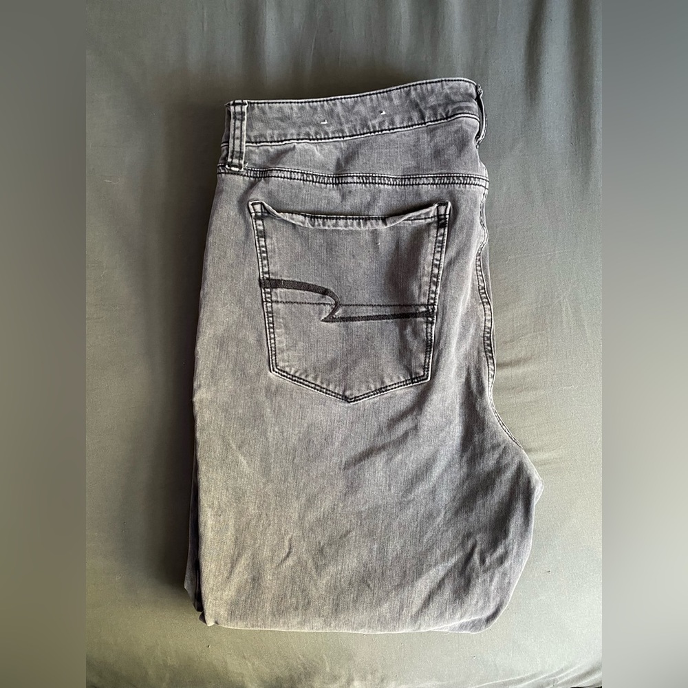 Women’s American Eagle Size 18 Gray Jeans